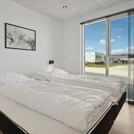 Feriehus In With Sauna Sjolund