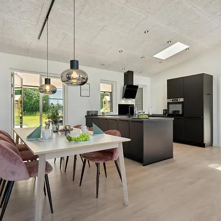 Feriehus In With Sauna Sjolund